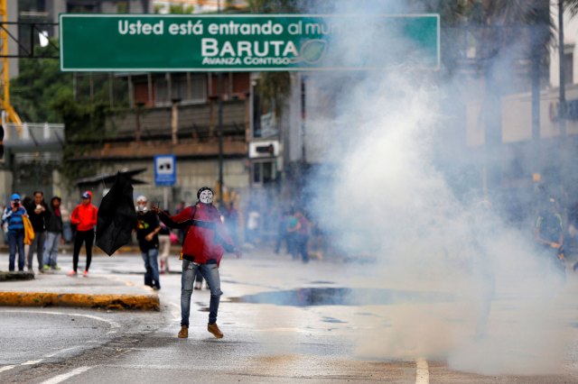 Represión durante trancazo en Caracas  June 28, 2017. REUTERS/Ivan Alvarado