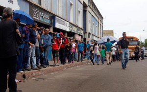 Paralizan transporte público en Maracaibo por avenidas bloqueadas