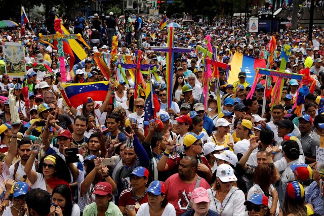 Opositores rezaron por la paz de Venezuela Junio 17, 2017. REUTERS/Carlos García Rawlins