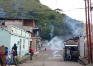 En Villa de Cura GNB y PNB reprimieron a manifestantes durante el trancazo #28Jun (Fotos)