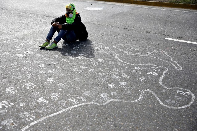 Manifestantes asisten a una manifestación contra el gobierno del presidente venezolano Nicolás Maduro en Caracas, Venezuela el 1 de julio de 2017. REUTERS / Ivan Alvarado