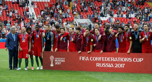Pepe y Adrien Silva marcaron los tantos que le dieron la victoria a Portugal. REUTERS/Sergei Karpukhin