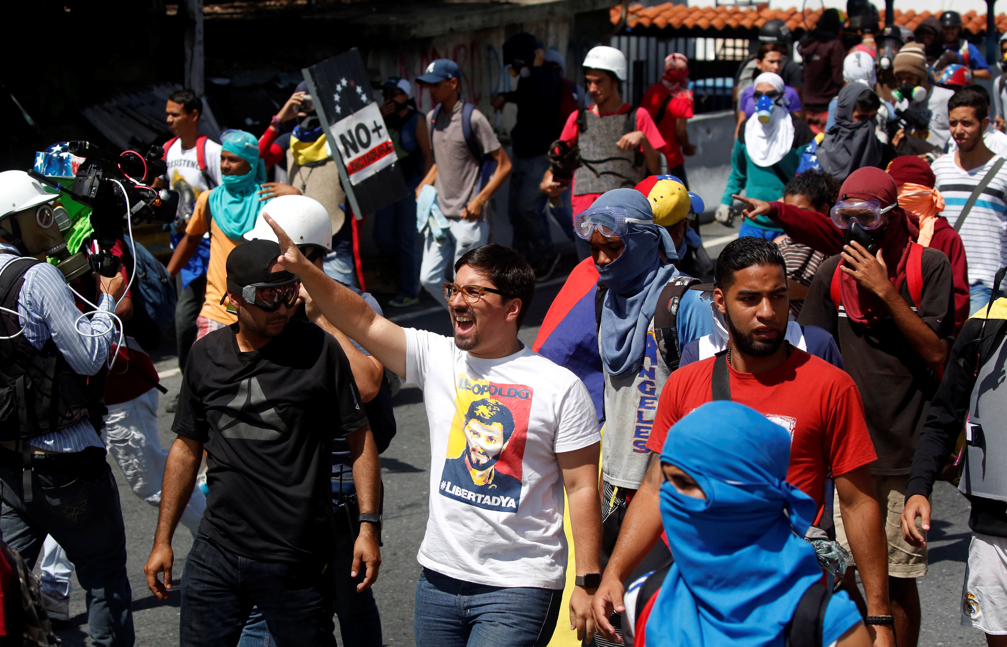 Unidad insta a realizar trancas ante la represión contra la marcha