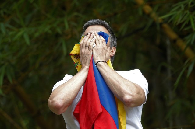 Leopoldo López recibió medida de casa por cárcel este sábado. REUTERS/Andres Martinez Casares