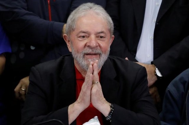 El expresidente brasileño Luiz Inácio Lula da Silva en una rueda de prensa tras ser condenado por corrupción, en São Paulo, el 13 de julio de 2017.  REUTERS/Nacho Doce