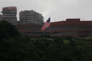 Embajada Virtual de EEUU en Venezuela responsabiliza al régimen por la seguridad del equipo de Guaidó