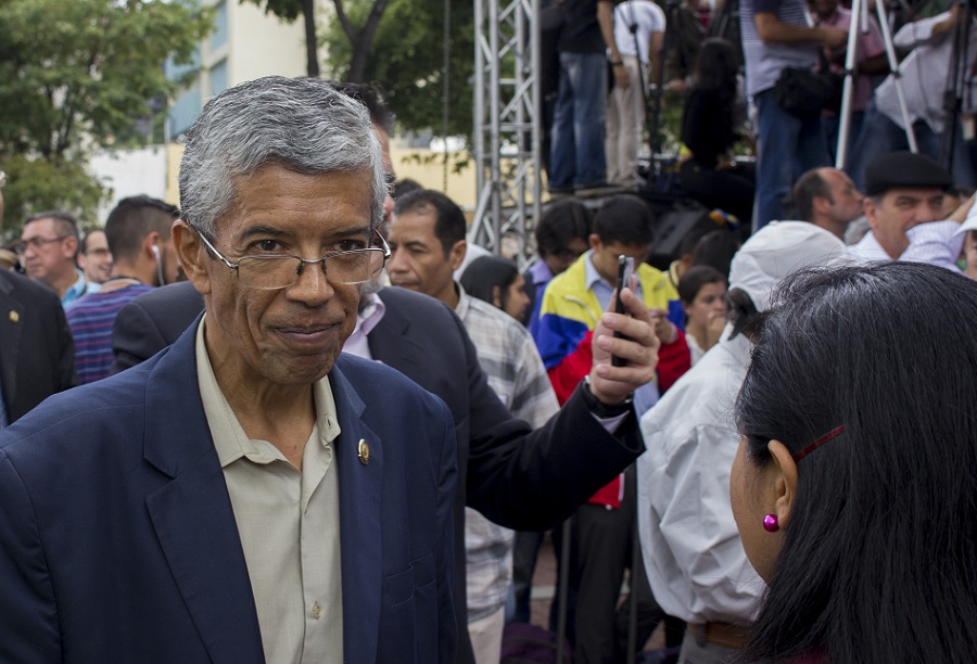 Diputado Barragán: FAN debe respaldar al país y no el fraude a la Constitución