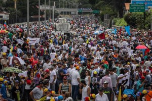Venezolanos se organizan para el rescate de la Constitución y la democracia