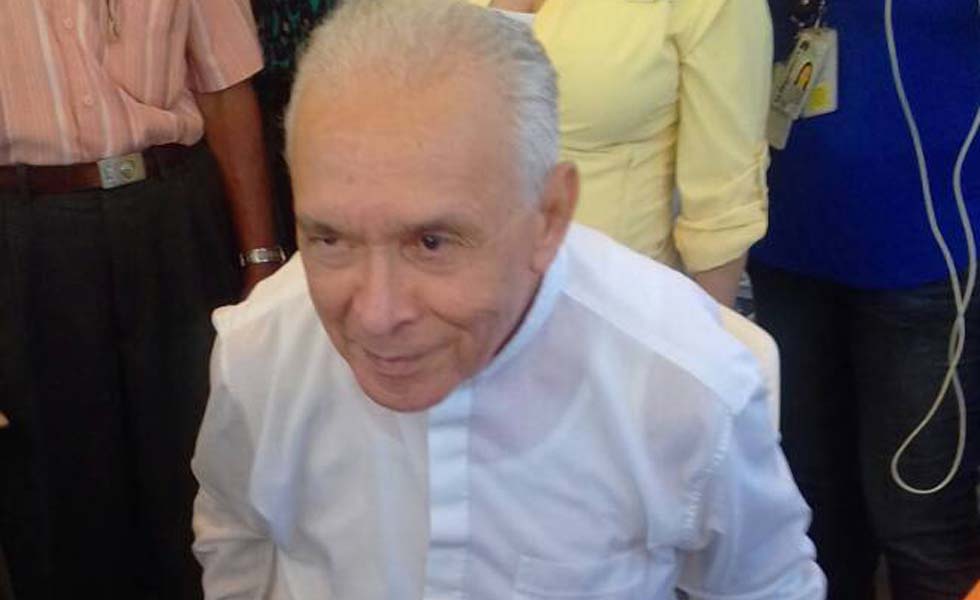Monseñor Diego Padrón también ejerció su derecho en la Consulta Popular
