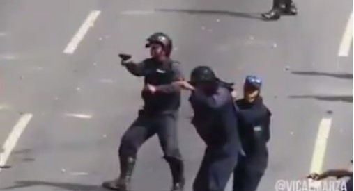 En video: PNB le cae a tiros a los manifestantes en El Trigal
