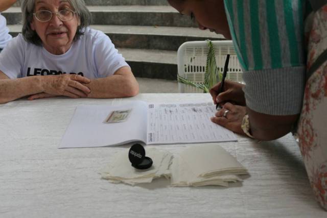 En Chacao participan en la consulta popular / Fotos Will Jiménez - La Patilla