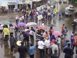 En Amazonas se unen al trancazo y toman entrada de Puerto Ayacucho #28Jul