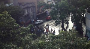 Usuarios trancan avenida Casanova en protesta por la falta de transporte #18Jul