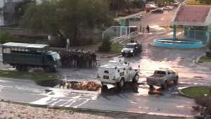 Sebin, GNB y civiles encapuchados allanaron ilegalmente residencias en Lechería #22Jul (Fotos)