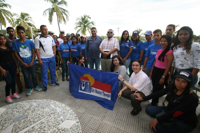 El dirigente político se reunió con jóvenes de UNT en Ciudad Bolívar (Foto: Prensa Hoy)