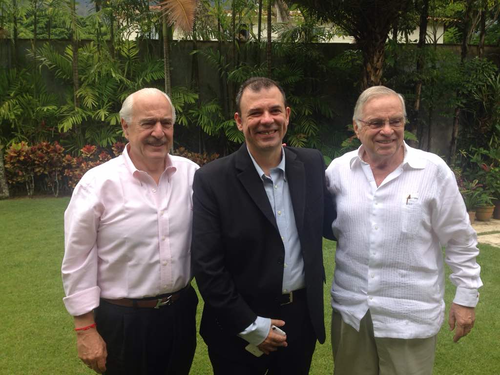 Expresidentes Pastrana y Rodríguez visitaron a Roberto Enríquez en embajada de Chile