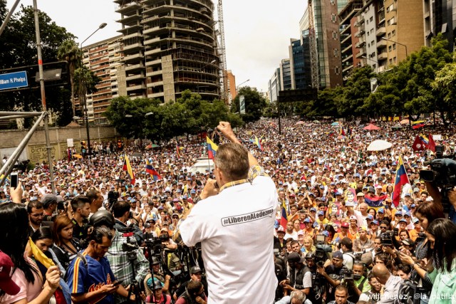 Lo que usted no vio de la concentración por los 100 días de resistencia. Fotos: LaPatilla.com
