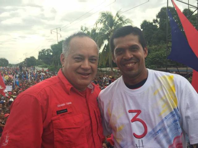 José Felix Pineda junto a Diosdado Cabello