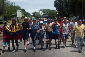 Jóvenes venezolanos “celebran” su día en medio de la crisis