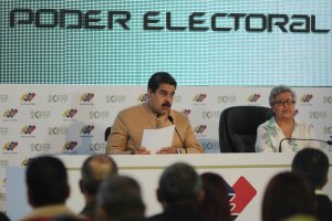 Maduro asegura que no “lo intimidan” las sanciones de EEUU