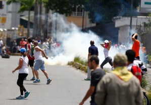 Brutal represión de la GNB contra venezolanos que rechazan la Constituyente #30Jul