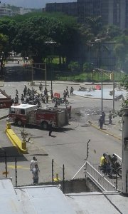 Hieren a varios estudiantes durante represión en trancanzo de la UCV #4Jul