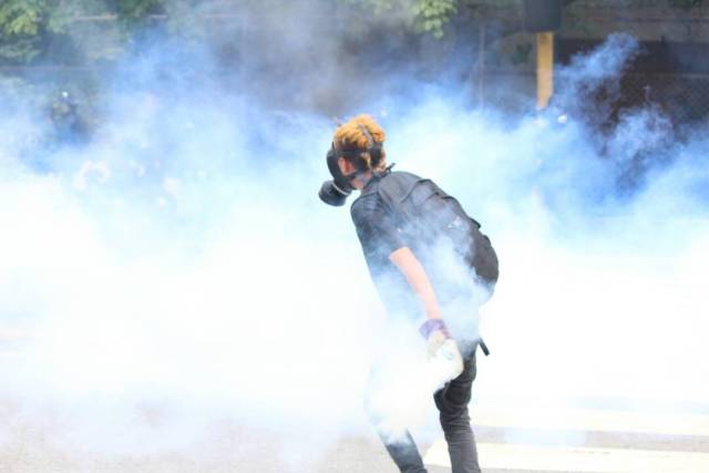 Fotografía referencial. Funcionarios de la GNB  reprimen a manifestantes en Bello Monte. Foto; Lapatilla/ Régulo Gómez 