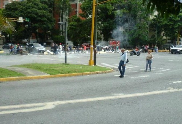 Foto: Desde temprano montaron barricadas en Santa Paula / Cortesía 