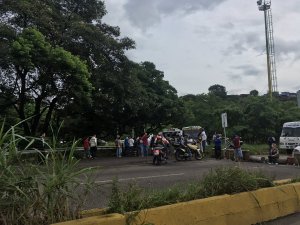 Manifestantes cierran puente de Táriba en Táchira por falta de gas #12Jul