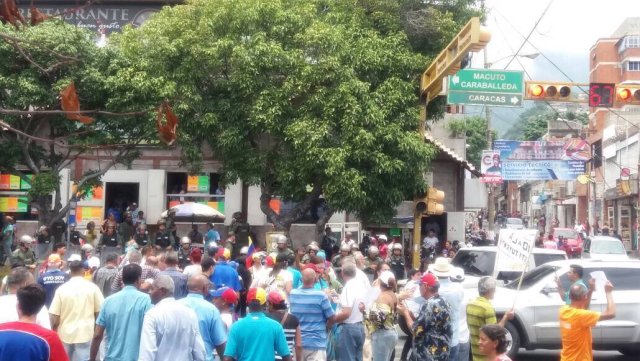 Manifestantes rechazan la Constituyente propuesta por Maduro / Foto: José Manuel Olivares