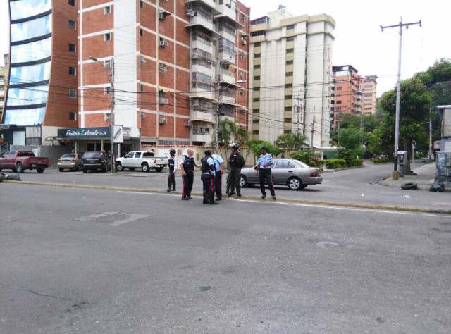 GNB reprimió a abuelitas en la avenida Sucre de Maracay (Foto: @borolaki)
