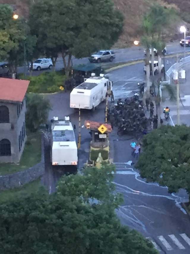 Cuerpos represores del régimen de Nicolás Maduro arremetieron contra los vecinos de Terrazas del Ávila. / Foto de archivo