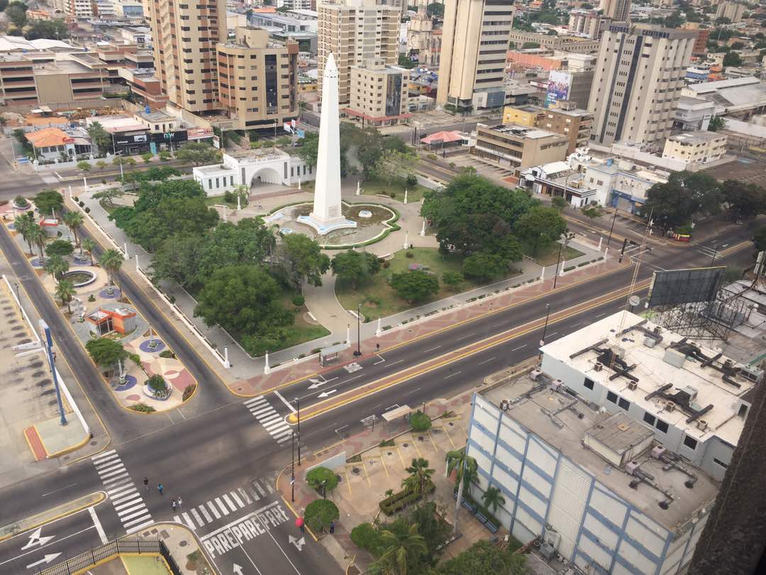 Ni un alma… Así lucieron los alrededores de la plaza La República de Maracaibo durante el trancazo #10Jul