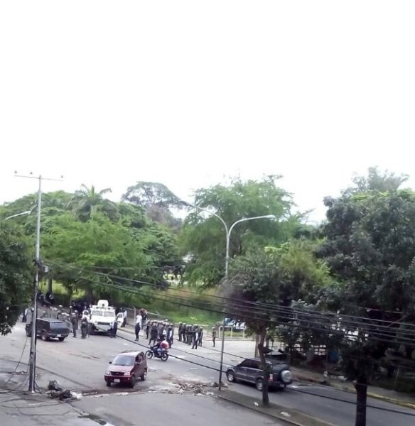 Cuerpos de seguridad del estado en la avenida Bermudez de Maracay (Cortesía)