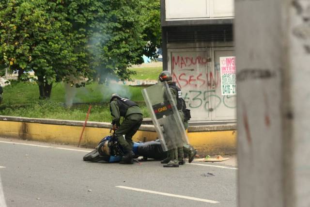 Detenidos en Bello Campo este #27Jul tras represión de la GNB / Foto: Wil Jiménez 