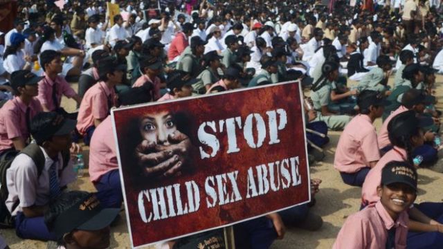 Protesta contra el abuso sexual a niños (Foto AFP)