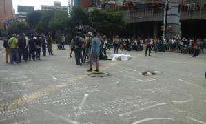 Vecinos realizan trancazo en calles de Chacao #18Jul (Fotos)