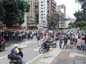 Manifestantes en Altamira tomaron rumbo hacia el TSJ #6Jul