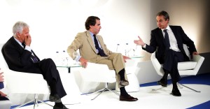 Aznar le dice a Zapatero: ¿Te vas a Venezuela? Ten cuidado