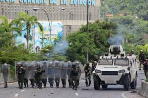 Con lacrimógenas reprimen el trancazo monumental en Altamira y Chacao: La resistencia se mantiene (Fotos)