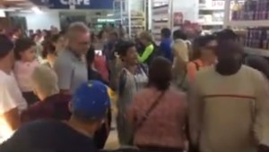 Amas de casa protestaron contra la constituyente cubana dentro de un supermercado (+video)