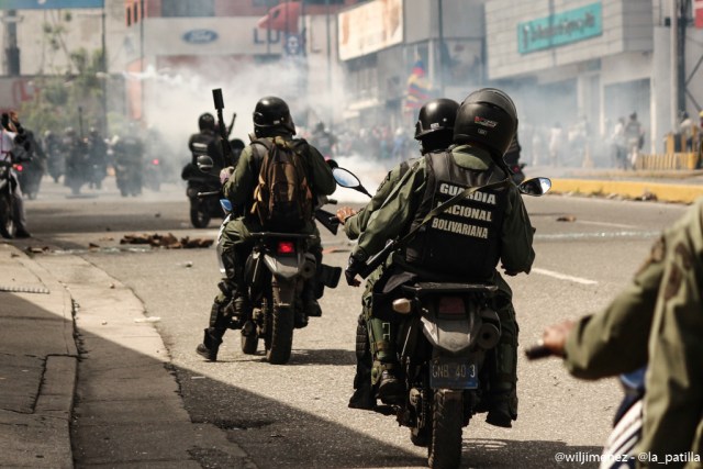 Las crudas imágenes de la represión en El Rosal. Foto: Will Jiménez / LaPatilla.com