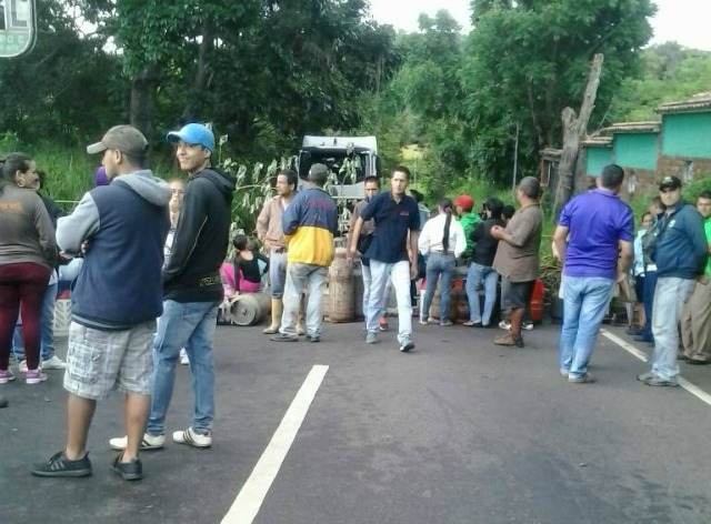 Foto: Protestas por escasez de gas doméstico en Táchira  / Cortesía