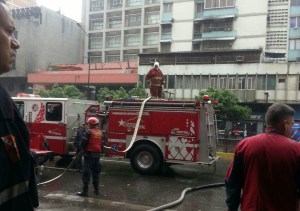 Reportan incendio en la sede de Inavi en Chacao (fotos)