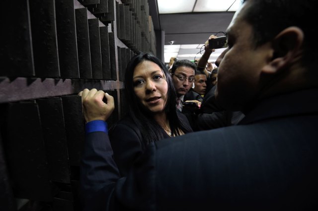 Katherine Haringhton a las puertas de la Fiscalía (Foto AFP)