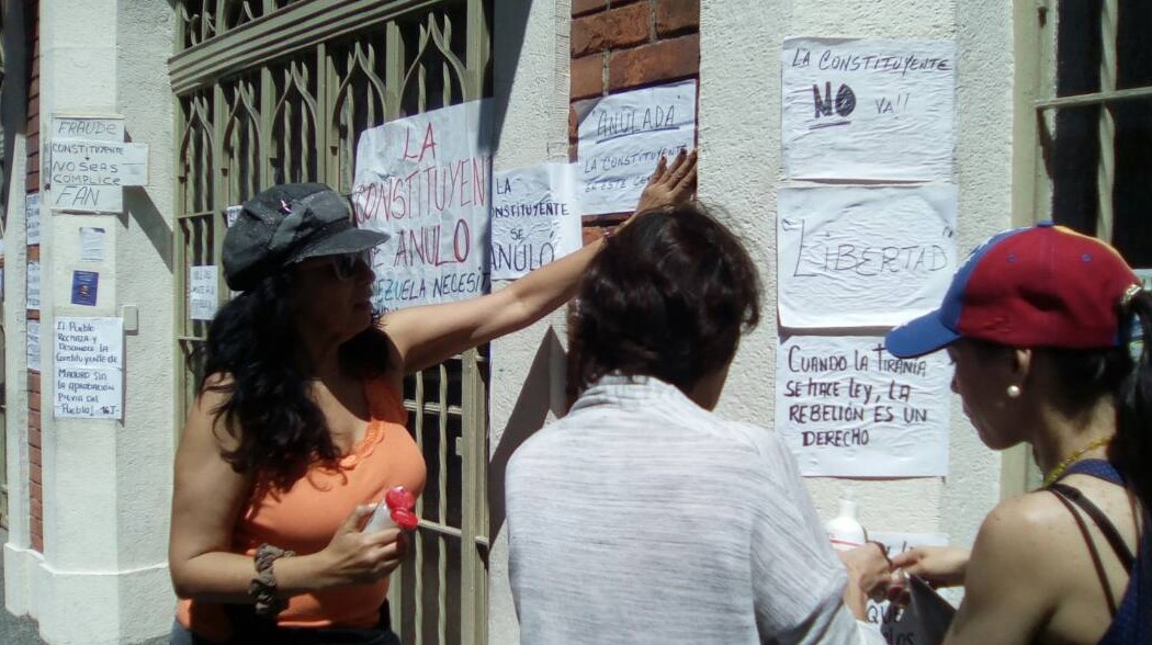 Colegio en Las Palmas fue tapizado con pancartas contra la constituyente cubana #24Jul (Fotos + Video)