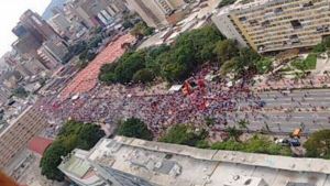 Desde arriba se ve aún más paupérrimo el acto de Nicolás en la Bolívar (FOTO + VIDEO)
