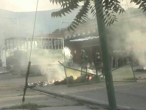 Lacrimógenas y perdigones contra manifestantes en Maracay #20Jul