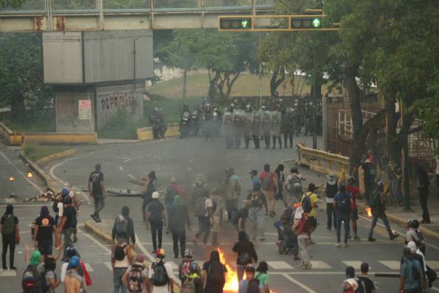 Represión brutal con detenidos en Chacao mientras Maduro transmitía cadena grabada. Foto: Will Jiménez / LaPatilla.com