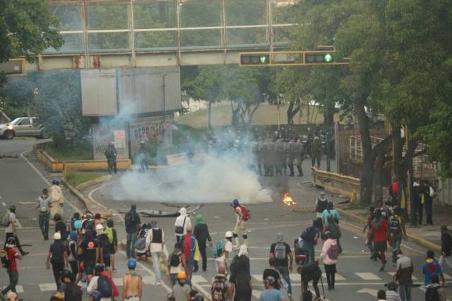 Represión brutal con detenidos en Chacao mientras Maduro transmitía cadena grabada. Foto: Will Jiménez / LaPatilla.com